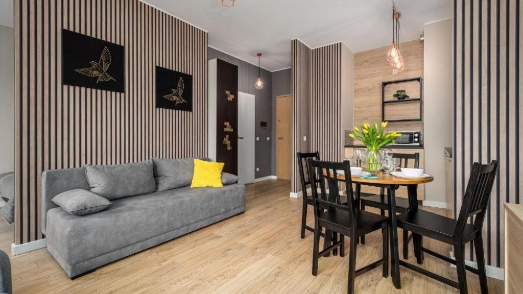 Deluxe Apartments Free Parking Варшава Экстерьер фото